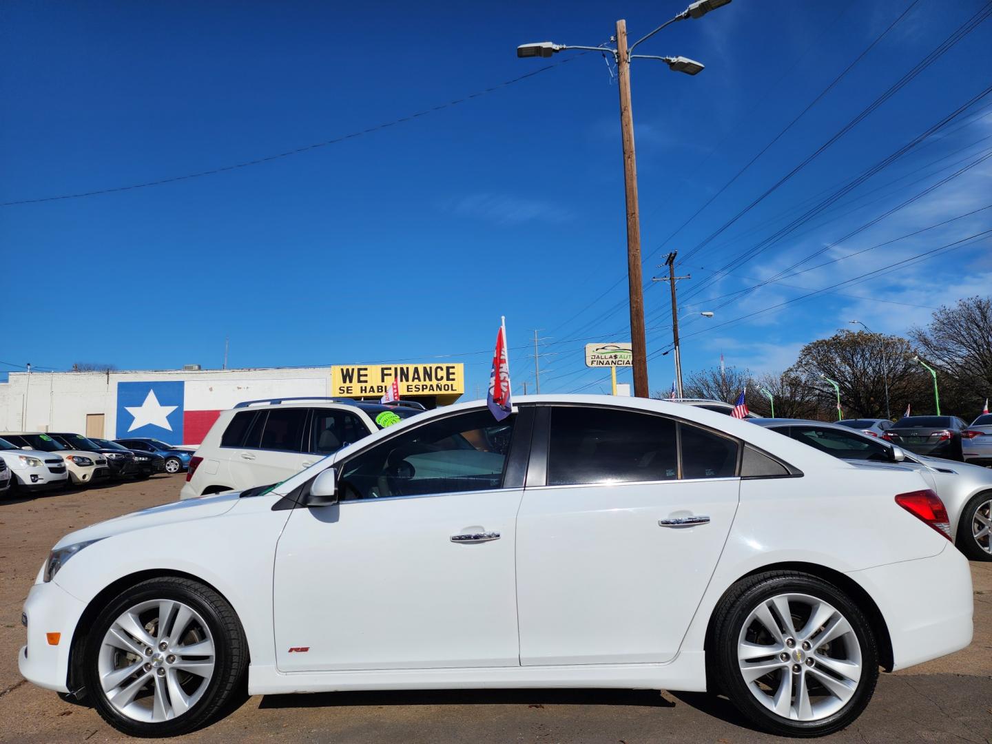 2015 WHITE Chevrolet Cruze LTZ (1G1PG5SB5F7) , AUTO transmission, located at 2660 S.Garland Avenue, Garland, TX, 75041, (469) 298-3118, 32.885551, -96.655602 - Welcome to DallasAutos4Less, one of the Premier BUY HERE PAY HERE Dealers in the North Dallas Area. We specialize in financing to people with NO CREDIT or BAD CREDIT. We need proof of income, proof of residence, and a ID. Come buy your new car from us today!! This is a very well cared for 2015 CH - Photo#6